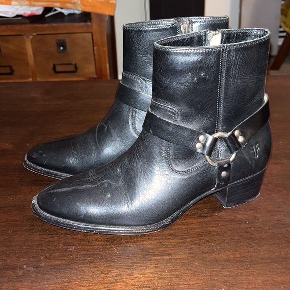 FRYE black leather heeled Moto boots - Picture 2 of 9
